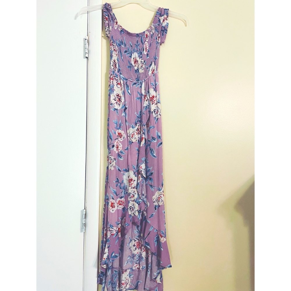 Beautiful long purple floral dress.